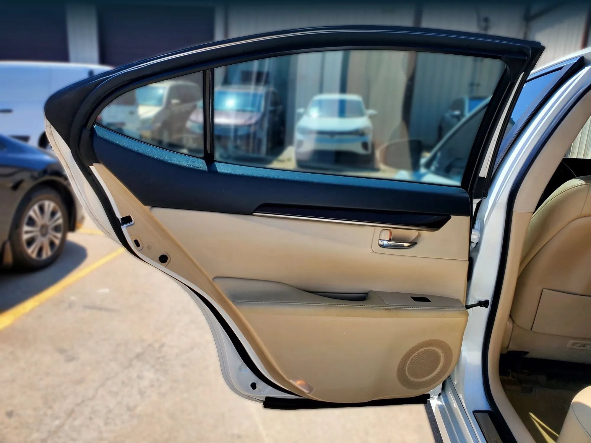 Used 2014 Lexus ES 350 w/ Premium Package FWD image 17