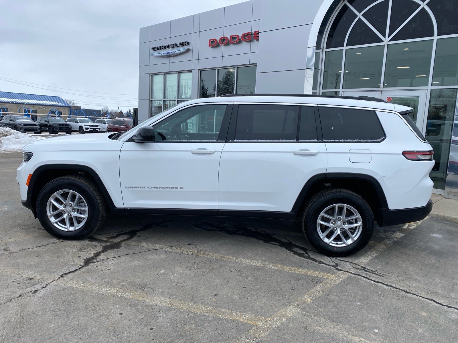 Used 2025 Jeep Grand Cherokee L Laredo w/ Trailer Tow Package AWD/4WD image 89