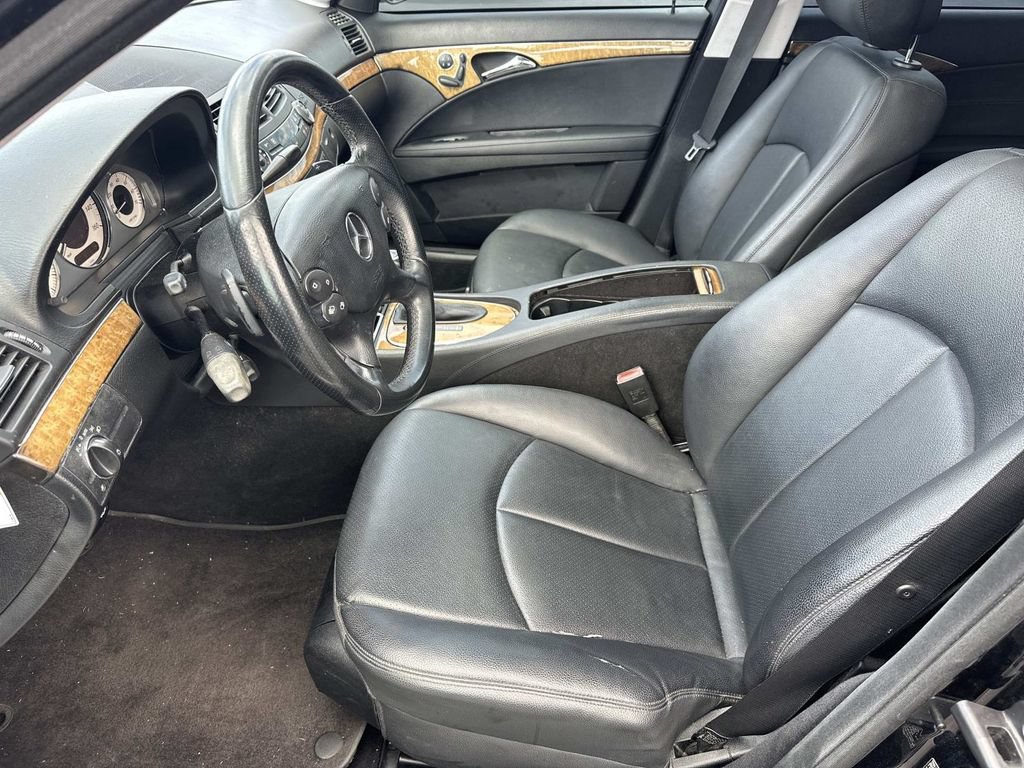 Used 2009 Mercedes-Benz E 350 4MATIC Sedan image 19