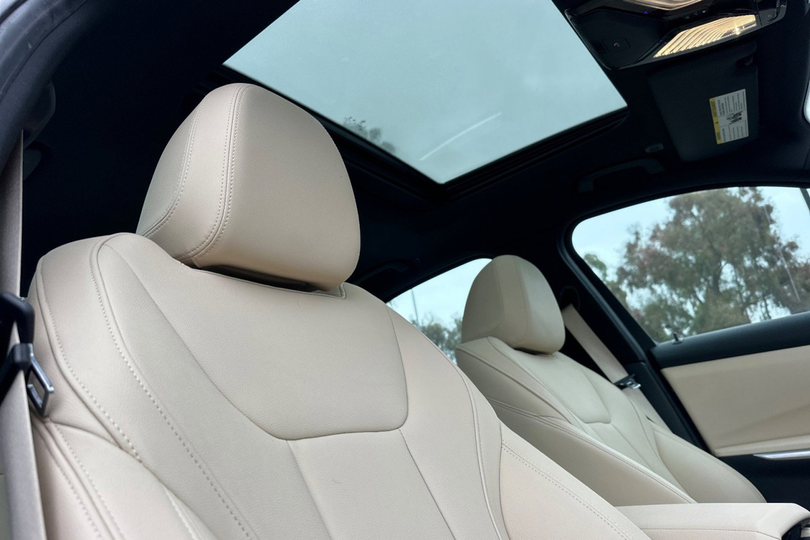 Used 2021 BMW 330i xDrive 330i xDrive w/ Premium Package image 16