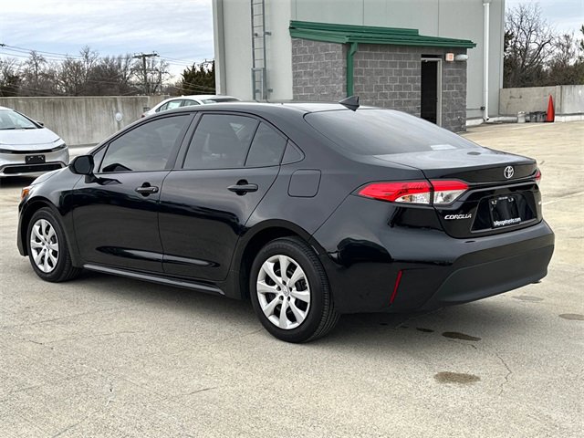 Certified 2025 Toyota Corolla LE image 3