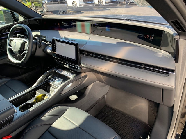 Certified 2024 Lincoln Nautilus Premier w/ Jet Appearance Package AWD/4WD image 13