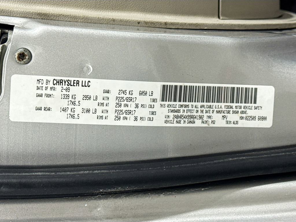 Used 2009 Chrysler Town & Country Touring image 39