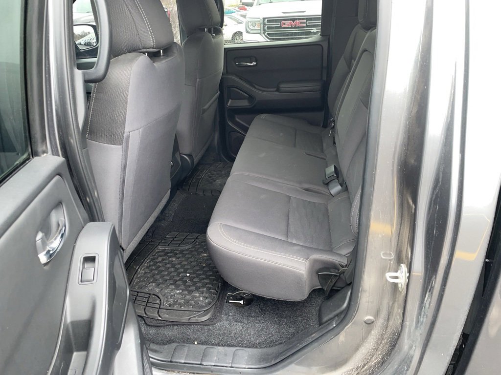 Used 2023 Nissan Frontier SV w/ Midnight Edition Package image 10