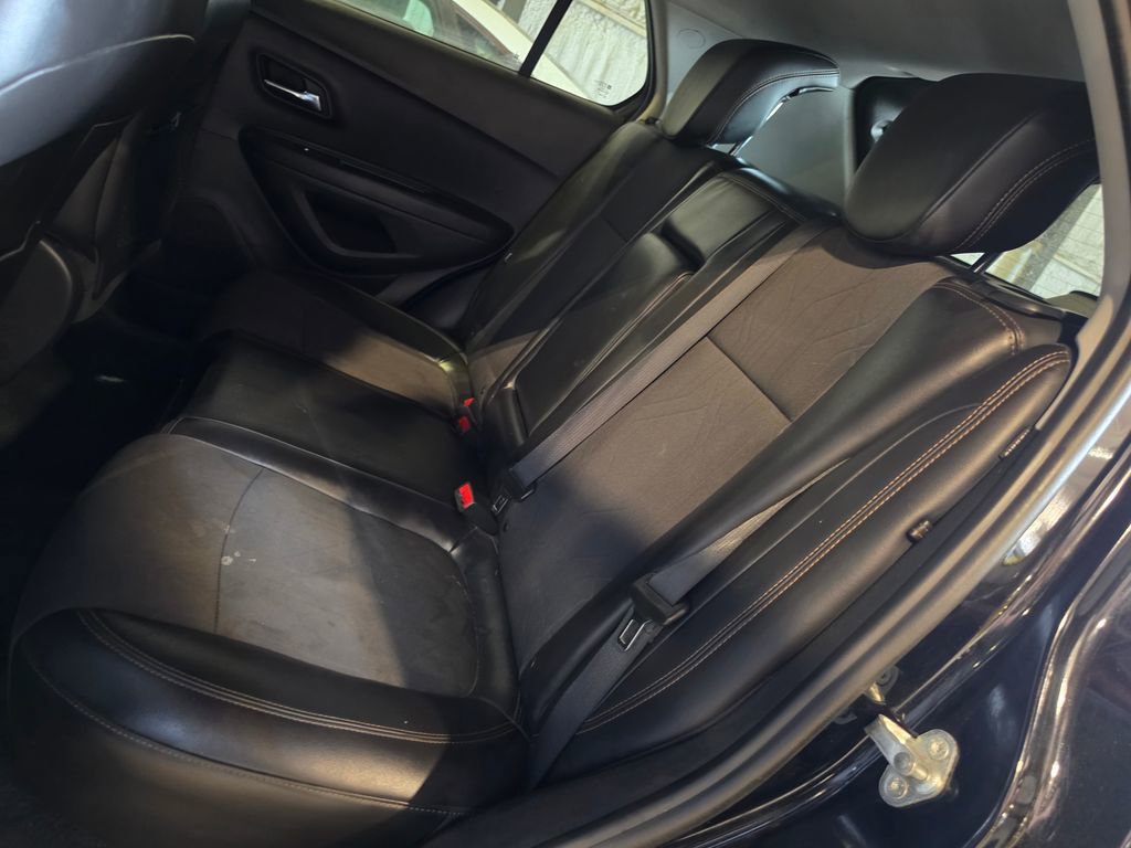 Used 2020 Chevrolet Trax LT w/ LT Convenience Package FWD image 7