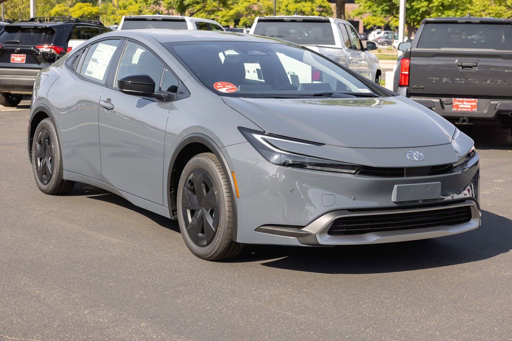 New 2026 Toyota Prius Plug-In Hybrid FWD image 3