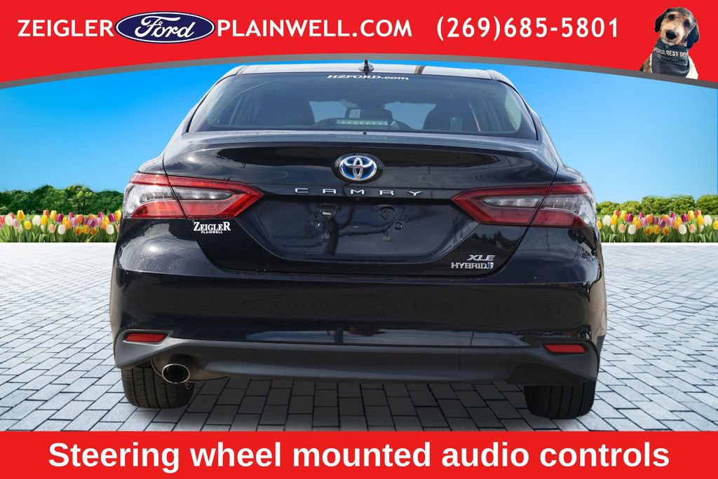 Used 2022 Toyota Camry XLE w/ Navigation Upgrade Package FWD image 4