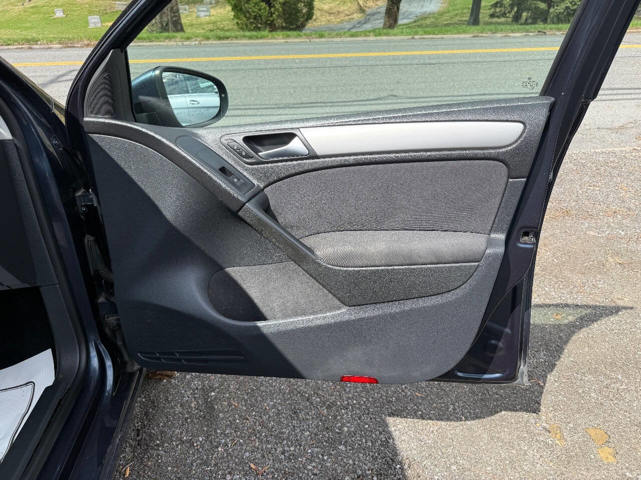 Used 2014 Volkswagen Golf TDI image 13