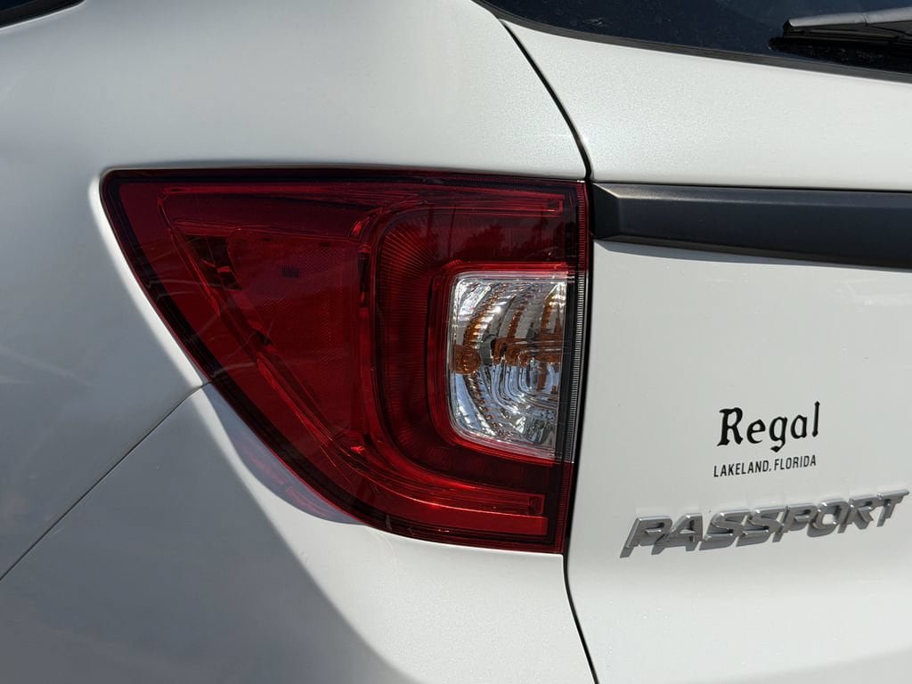 Used 2021 Honda Passport Sport image 11