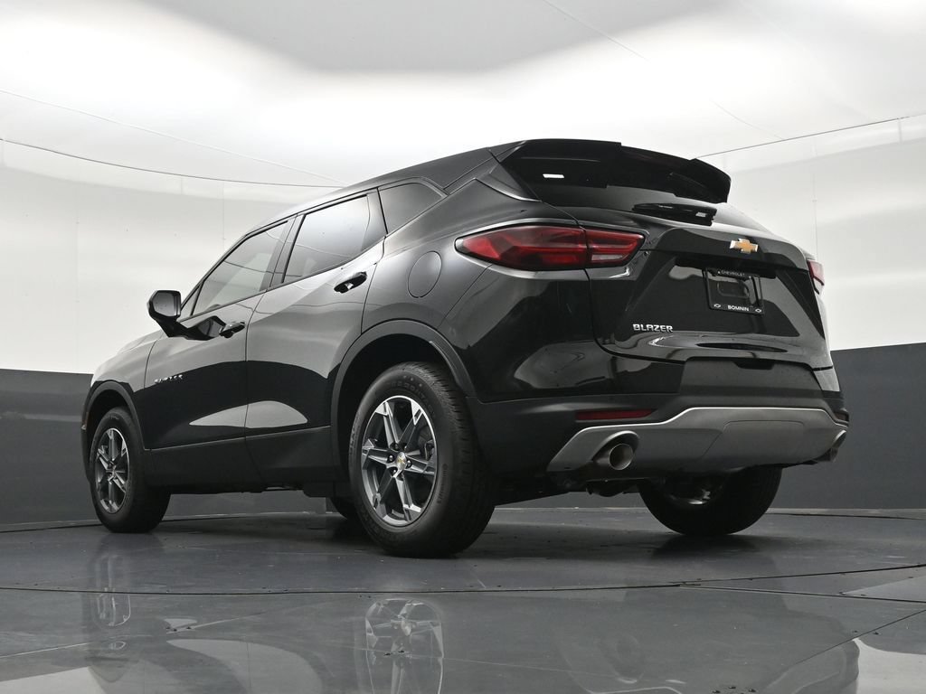 Used 2026 Chevrolet Blazer LT FWD image 26