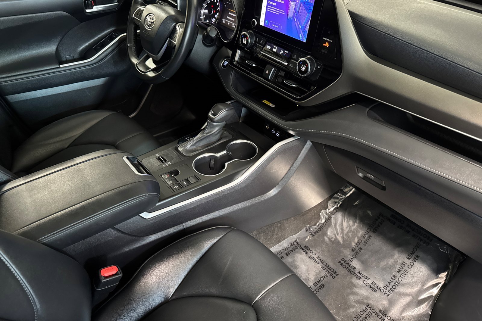 Used 2023 Toyota Highlander XLE image 17