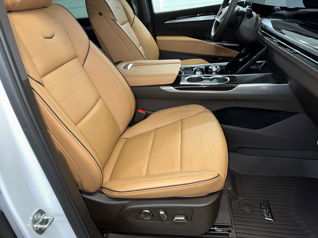 New 2026 Cadillac Escalade ESV Luxury w/ Touring Package image 33