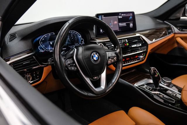 Used 2022 BMW 530e w/ Premium Package image 12