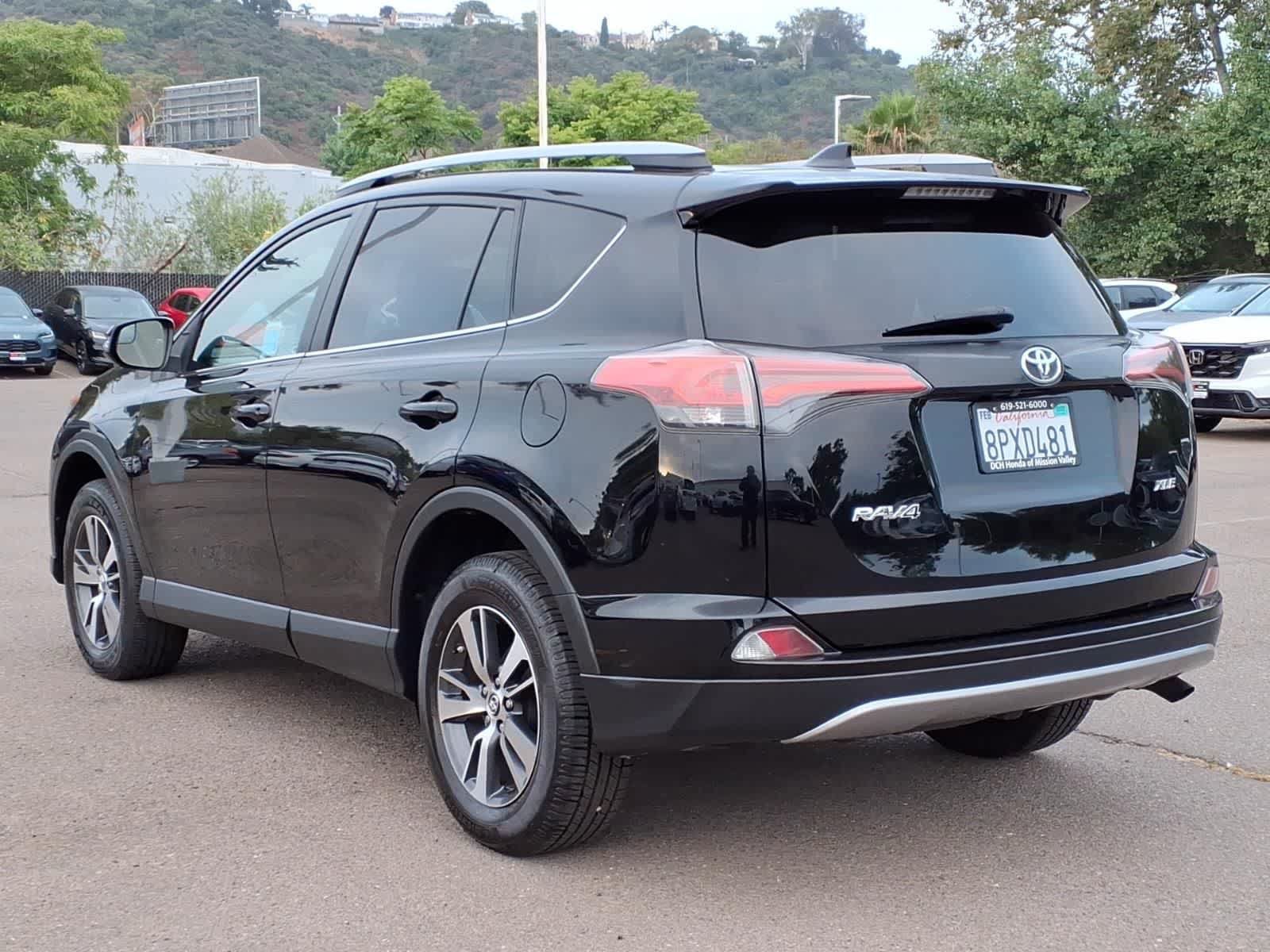 Used 2017 Toyota RAV4 XLE FWD image 7