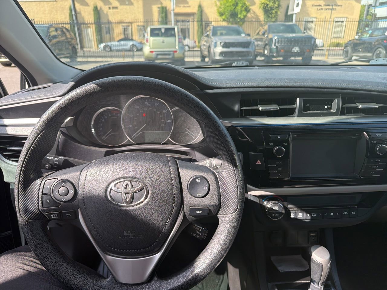 Used 2016 Toyota Corolla LE FWD image 6
