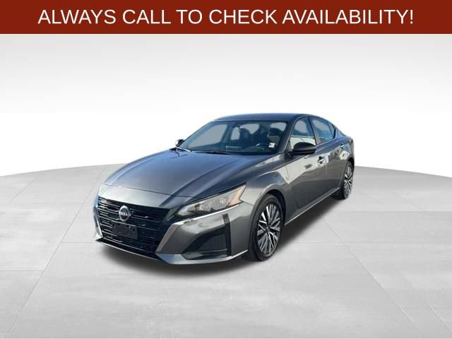 Used 2024 Nissan Altima 2.5 SV image 3
