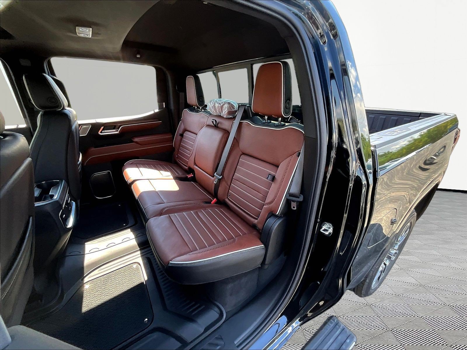New 2026 GMC Sierra 1500 Denali Ultimate w/ LPO, Black Badging Package AWD/4WD image 18