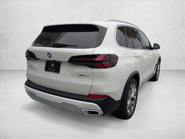 Used 2026 BMW X5 xDrive40i w/ Parking Assistance Package AWD/4WD image 2