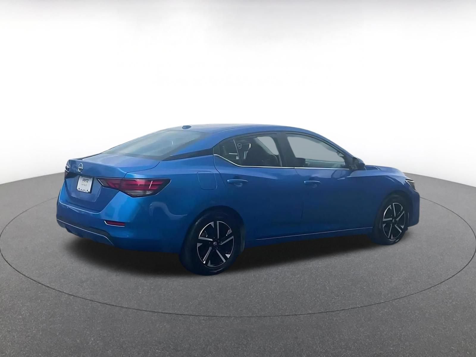 Used 2025 Nissan Sentra SV FWD image 14
