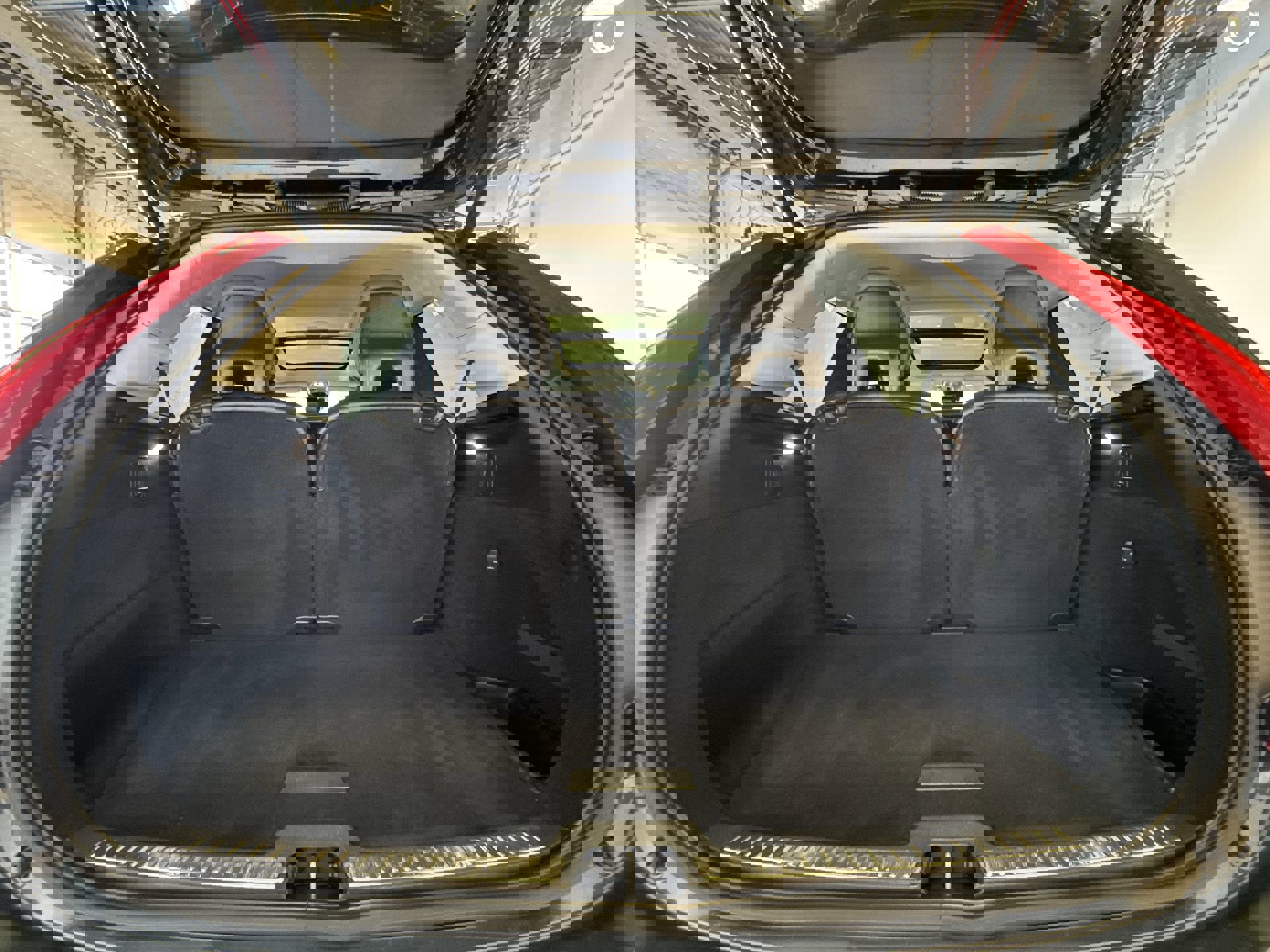 Used 2022 Volvo XC90 T5 Momentum image 25