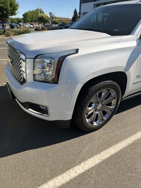 Used 2016 GMC Yukon Denali w/ Open Road Package AWD/4WD image 2