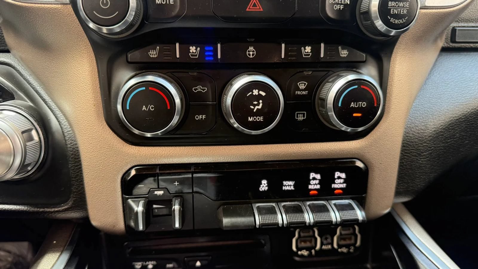 Used 2019 RAM 1500 Laramie RWD image 10