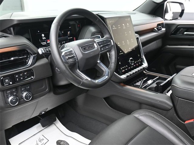 Used 2025 GMC Yukon XL Denali image 14