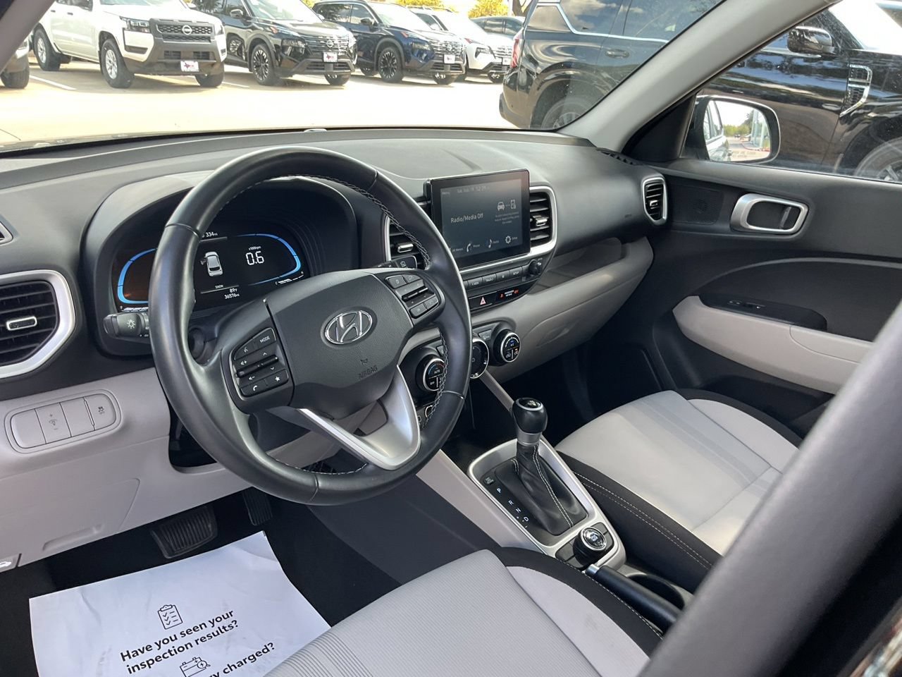 Used 2025 Hyundai Venue SEL FWD image 9