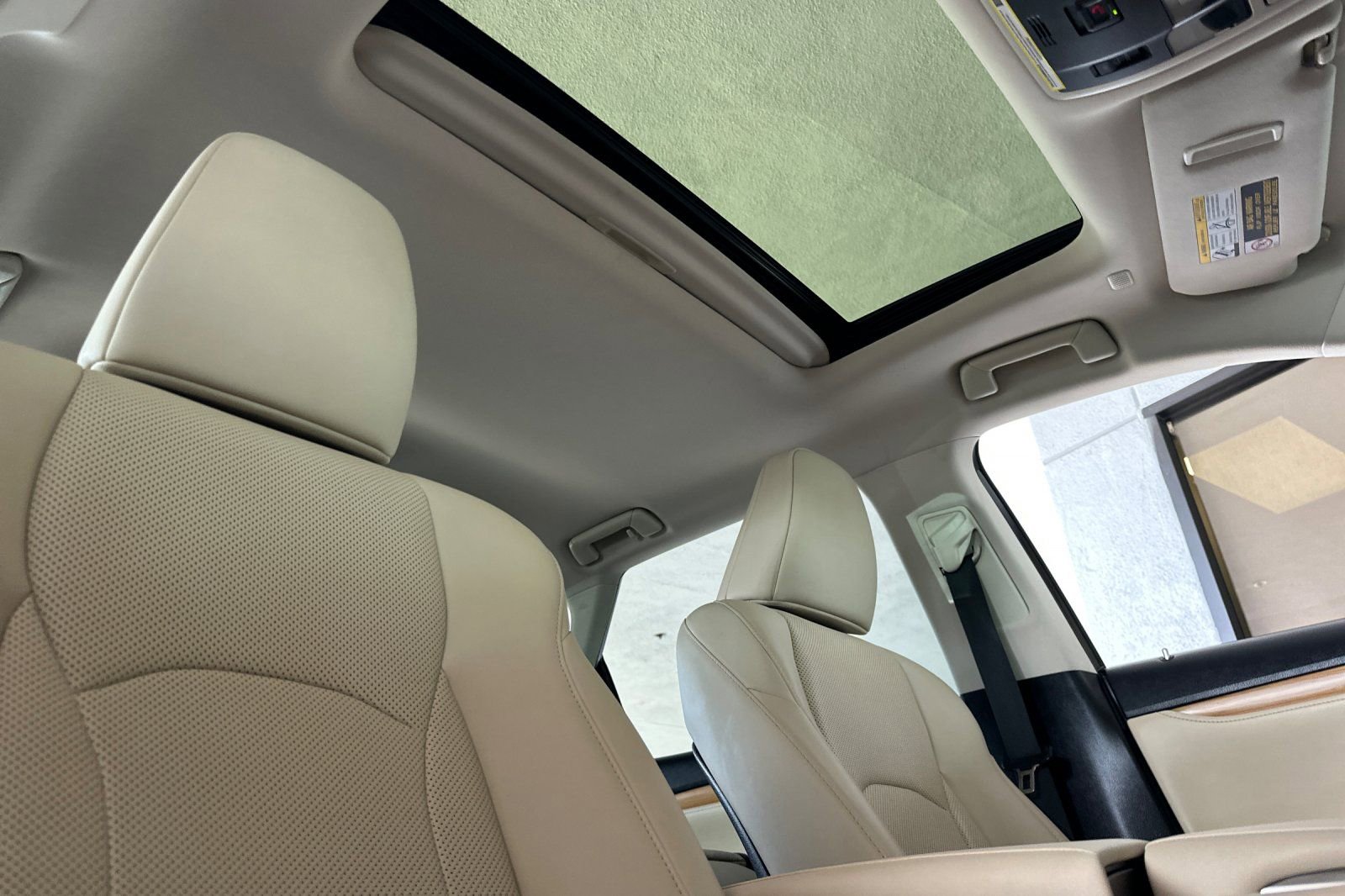 Used 2022 Lexus RX 450hL AWD w/ Premium Package image 14