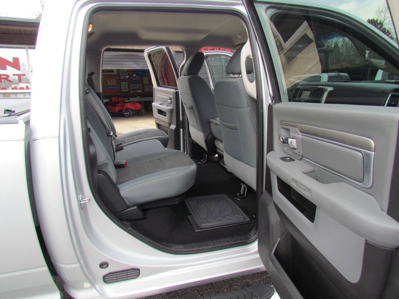 Used 2018 RAM 3500 Lone Star AWD/4WD image 20