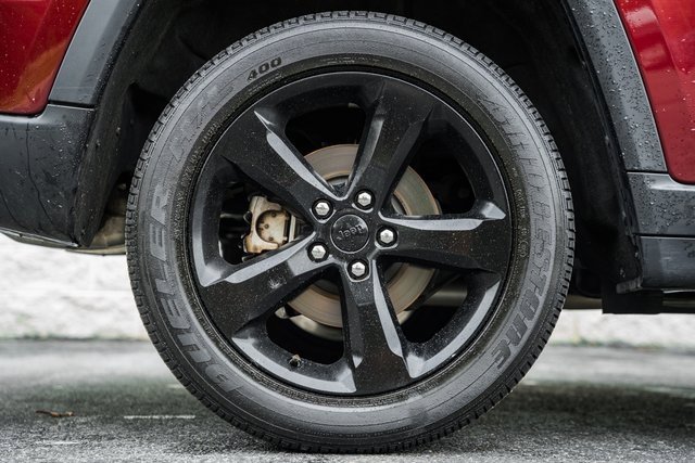 Used 2023 Jeep Grand Cherokee Altitude image 28