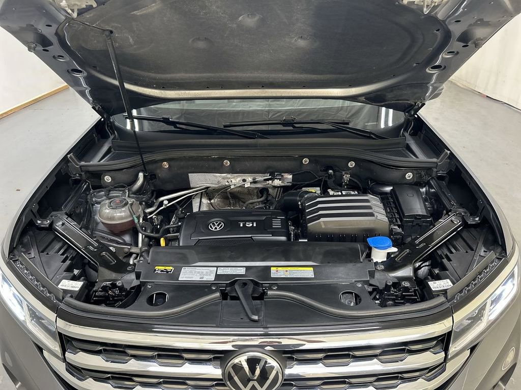 Used 2023 Volkswagen Atlas Cross Sport SE w/ Black Wheel Package AWD/4WD image 23