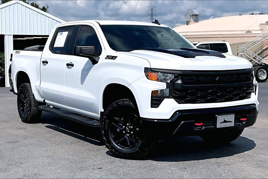Used 2026 Chevrolet Silverado 1500 Custom Trail Boss w/ LPO, Dark Essentials Package AWD/4WD image 37