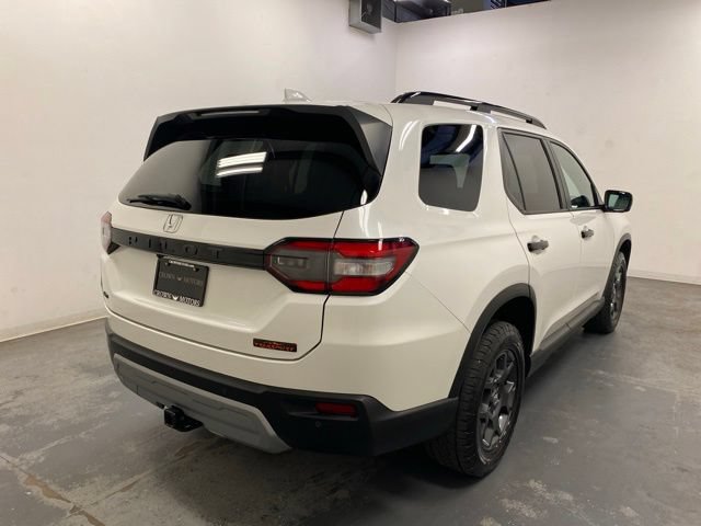 Used 2025 Honda Pilot TrailSport image 6