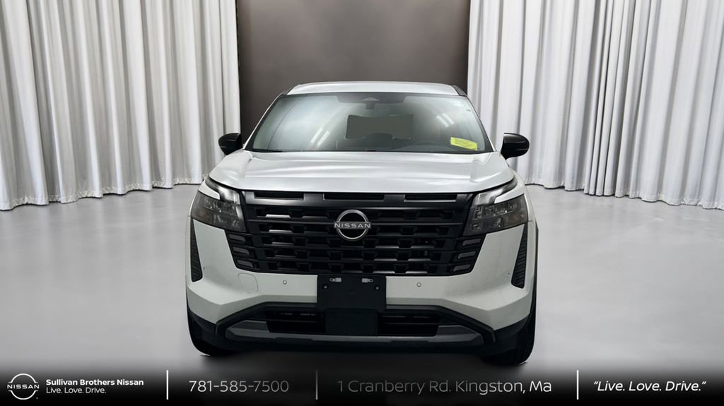 New 2026 Nissan Pathfinder SL image 2