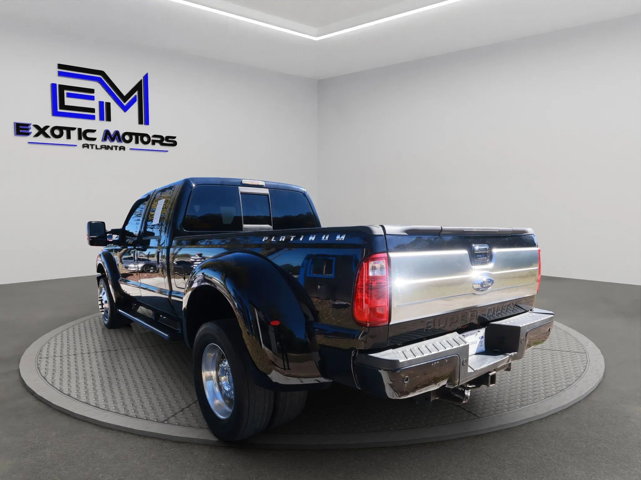 Used 2016 Ford F450 Platinum AWD/4WD image 3