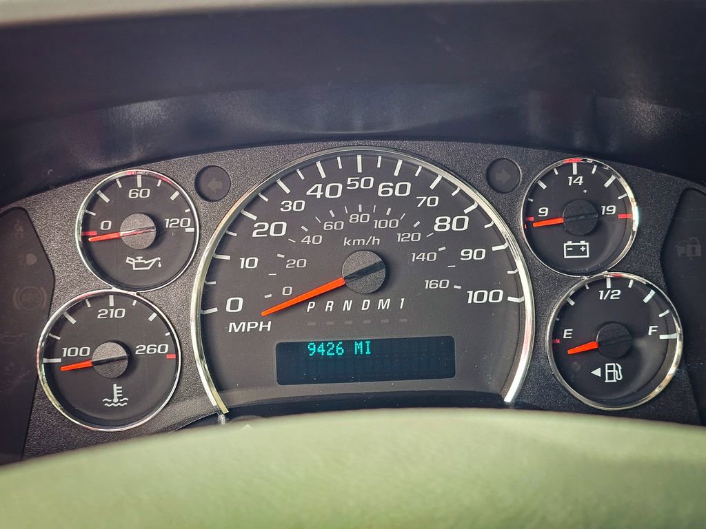 Used 2024 GMC Savana 2500 w/ Driver Convenience Package image 13