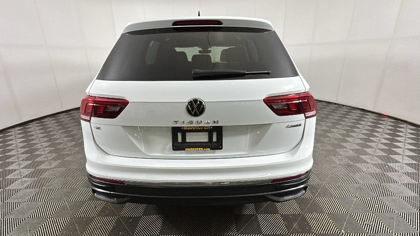 Used 2022 Volkswagen Tiguan SE AWD/4WD image 3