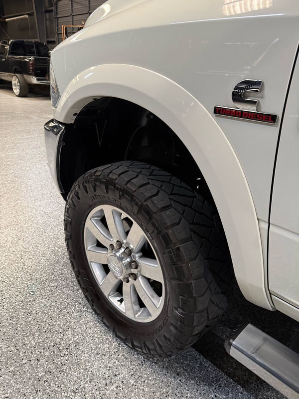 Used 2017 RAM 3500 Laramie Longhorn image 26