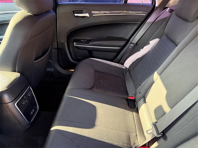 Used 2020 Chrysler 300 Touring w/ Sport Appearance Package image 29