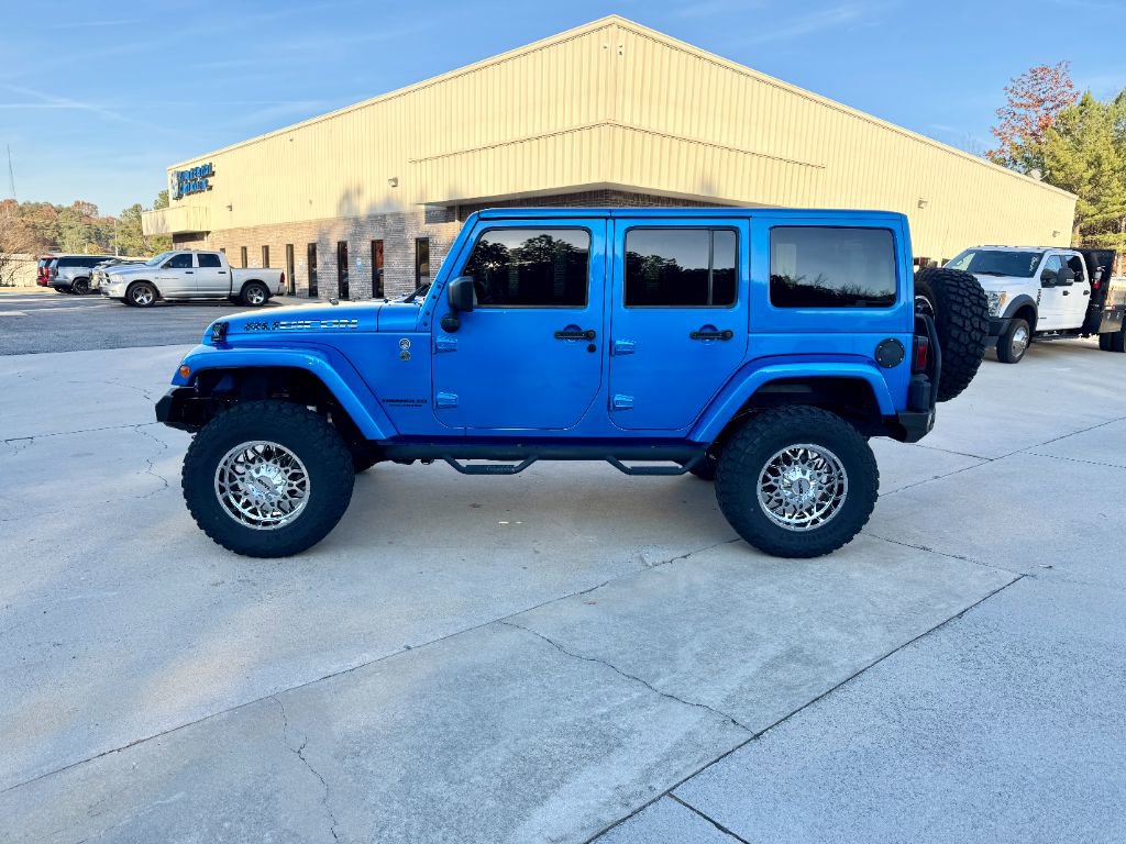 Used 2015 Jeep Wrangler Unlimited Rubicon w/ Connectivity Group image 2