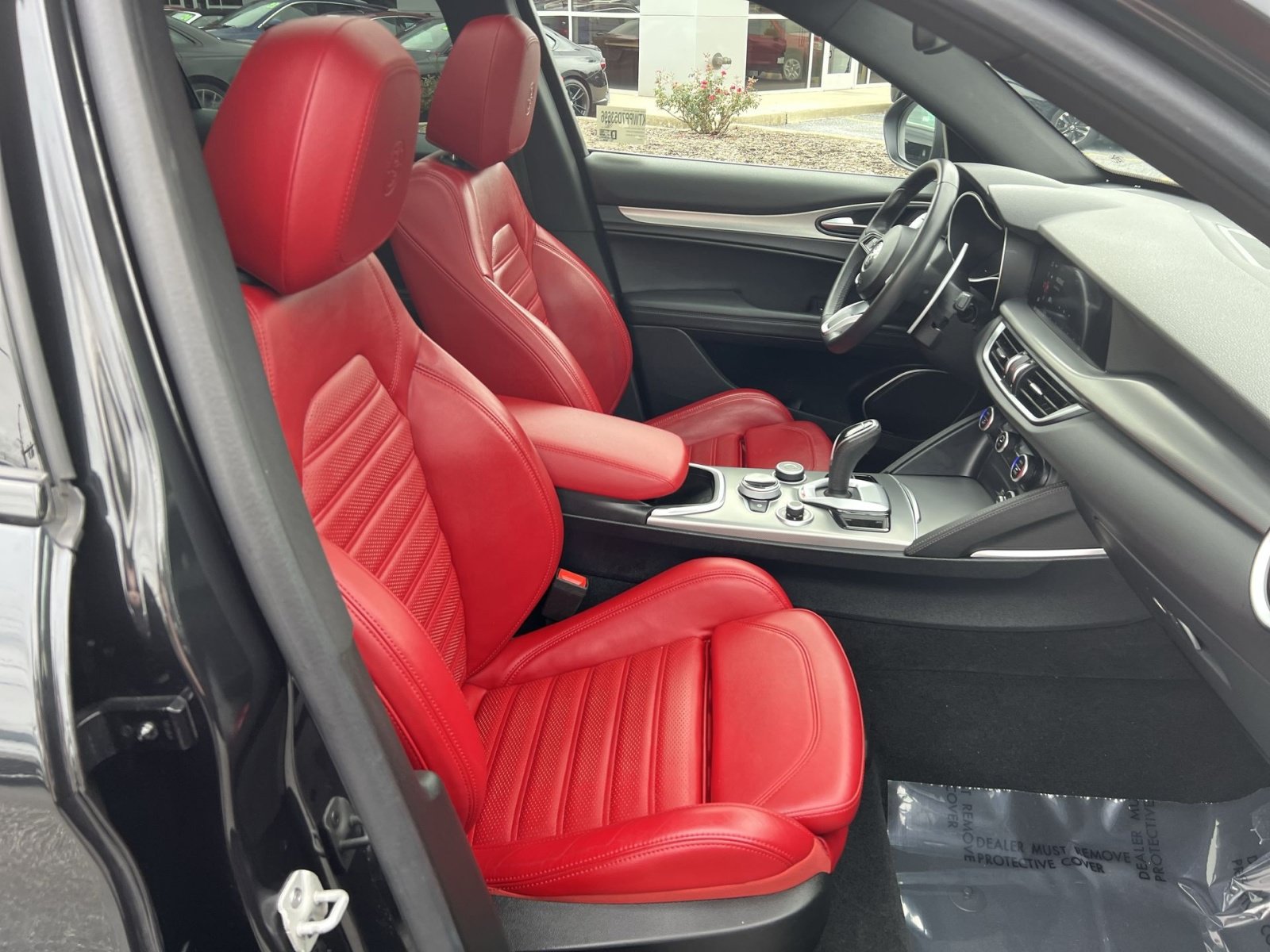 Used 2023 Alfa Romeo Stelvio Veloce AWD/4WD image 27