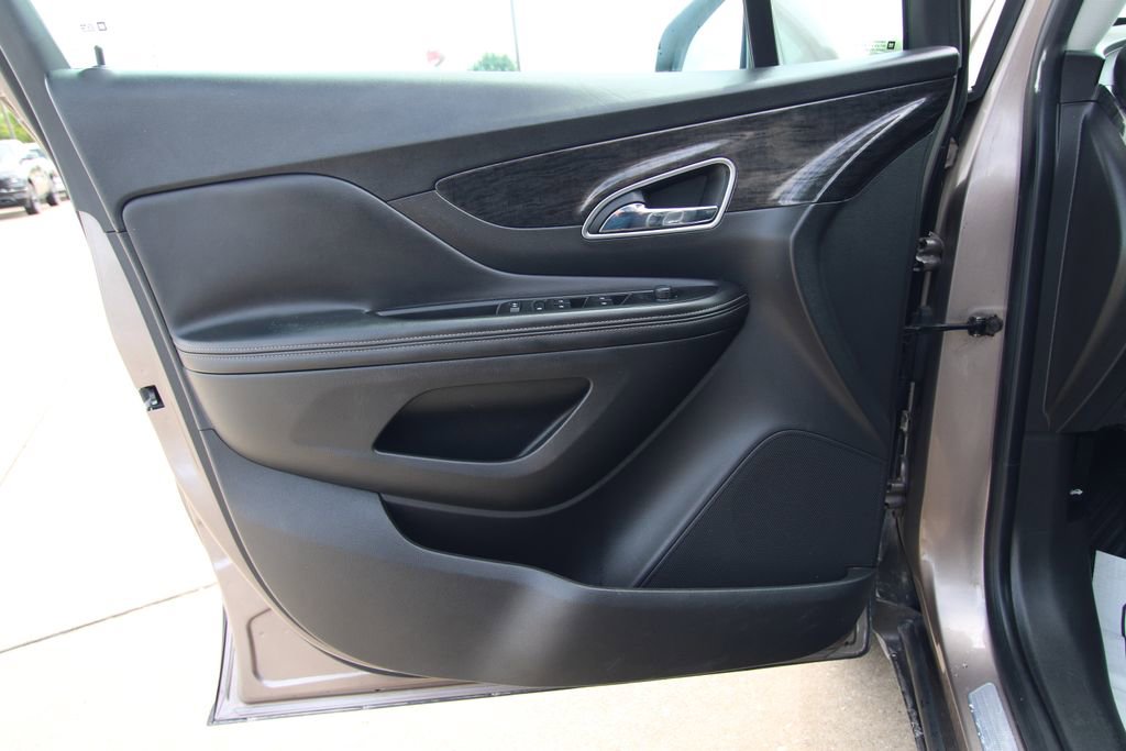 Used 2015 Buick Encore Convenience FWD image 34
