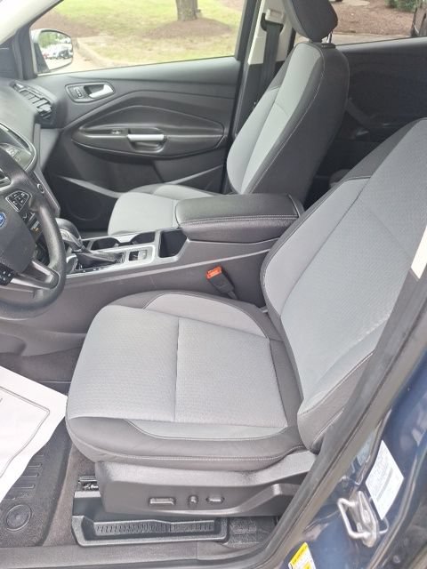 Used 2018 Ford Escape SE w/ SE Sync 3 Package AWD/4WD image 10