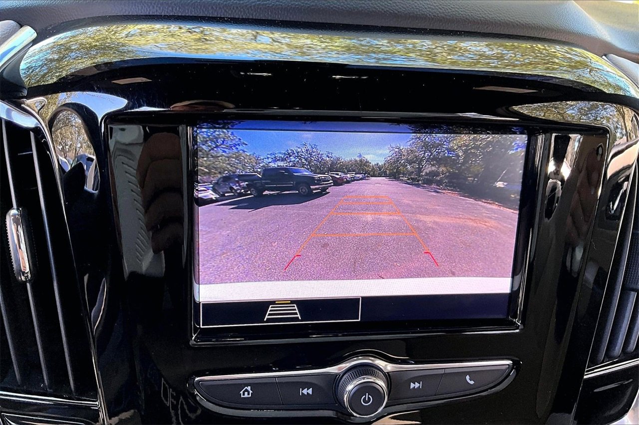 Used 2023 Chevrolet Traverse LS image 13