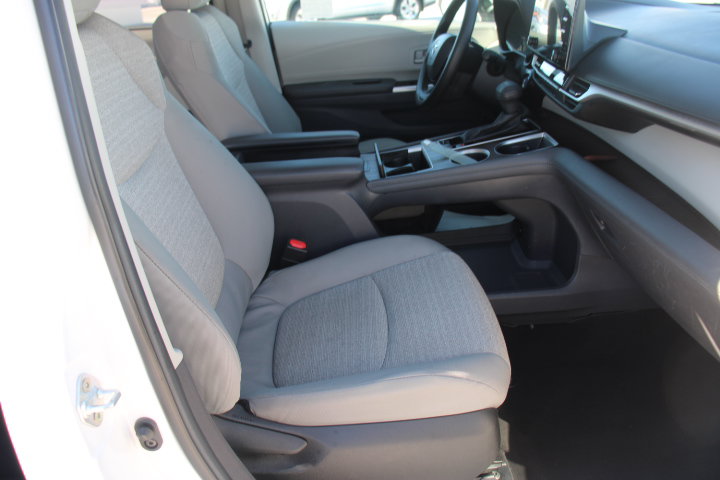 Certified 2024 Toyota Sienna LE FWD image 19