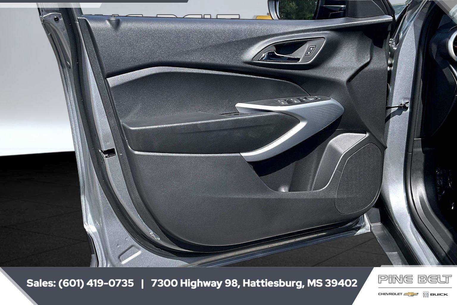 New 2026 Chevrolet Trax RS FWD image 17