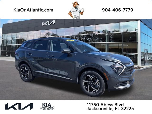 Used 2025 Kia Sportage LX image 1