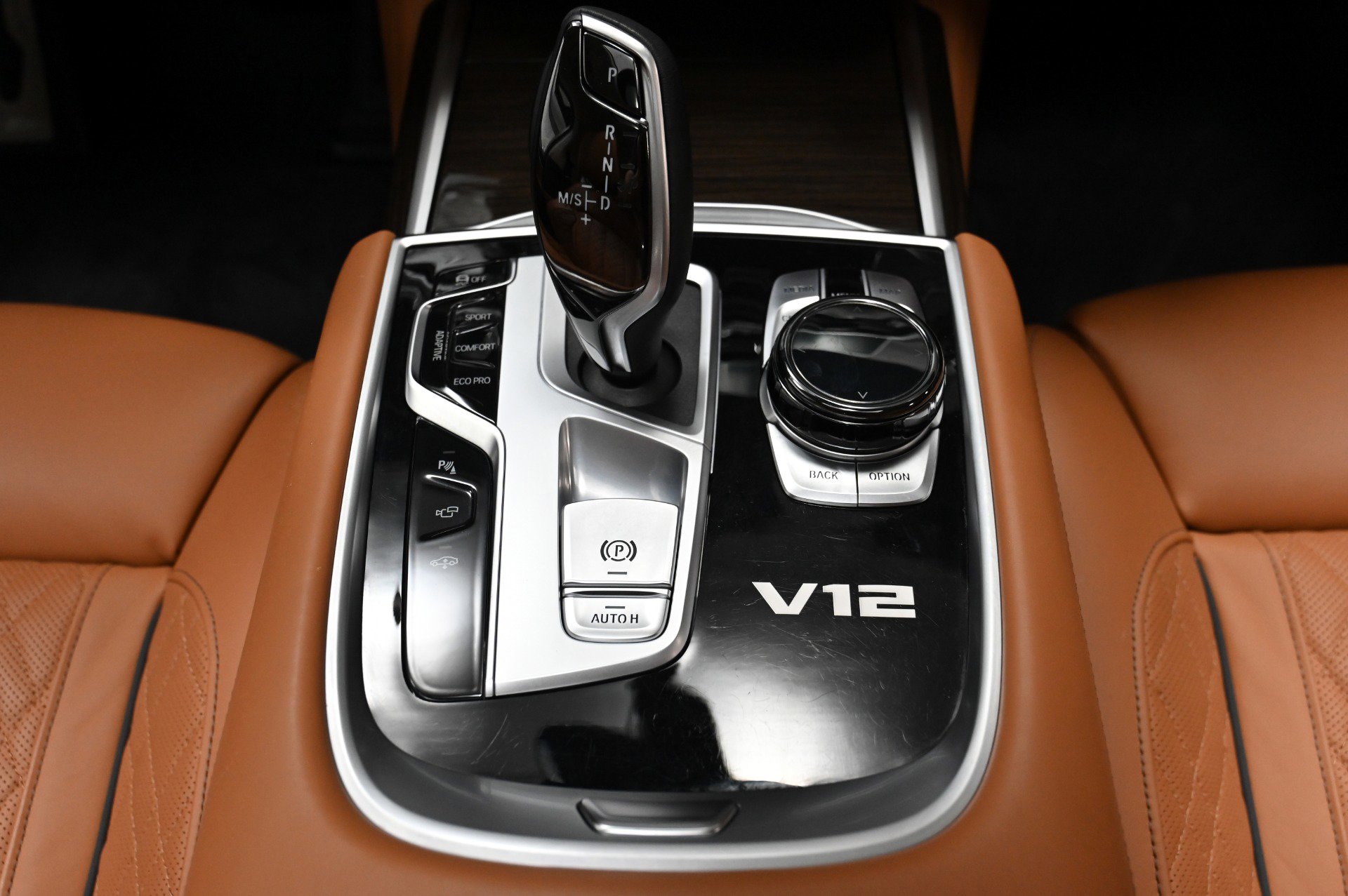 Used 2022 BMW M760i xDrive w/ Luxury Rear Seating Package image 26