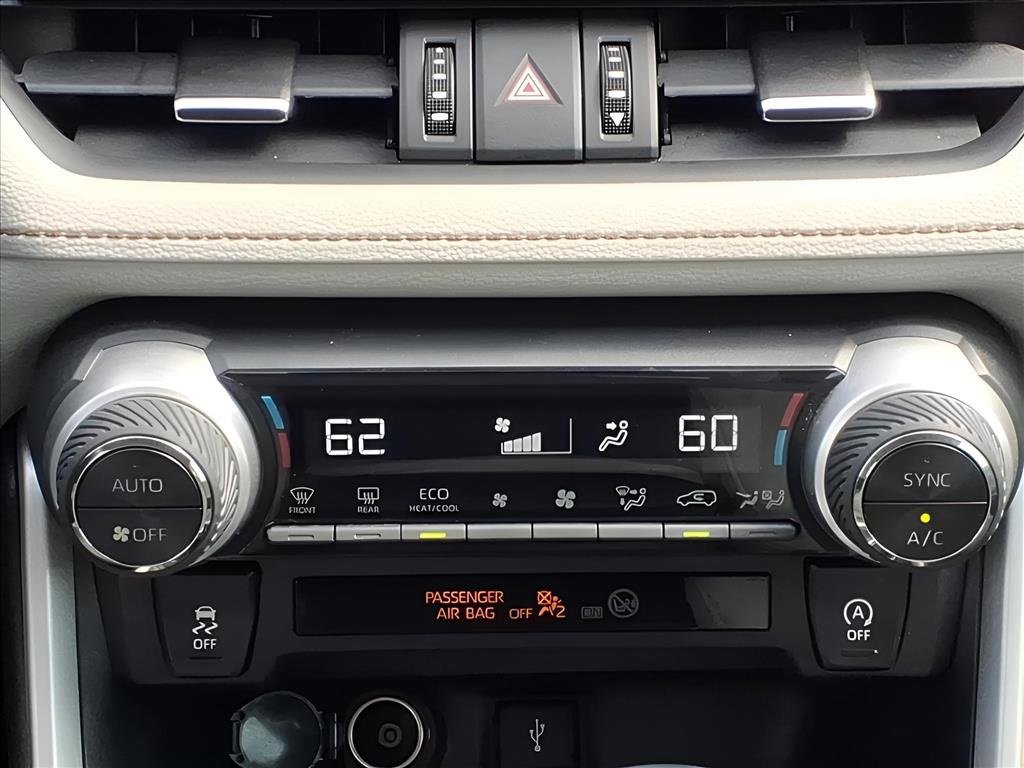 Used 2020 Toyota RAV4 XLE Premium image 23